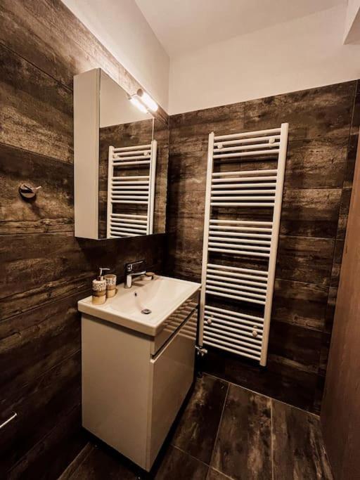 Ferienwohnung Escala Luxury Loft 2 In The Center &Free Parking Volos Exterior foto